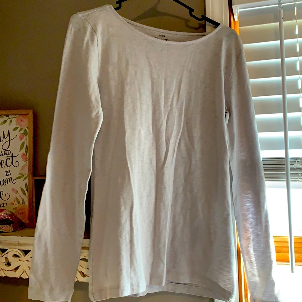 Long sleeve grey shirt